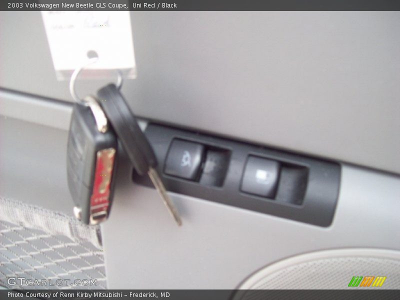 Uni Red / Black 2003 Volkswagen New Beetle GLS Coupe