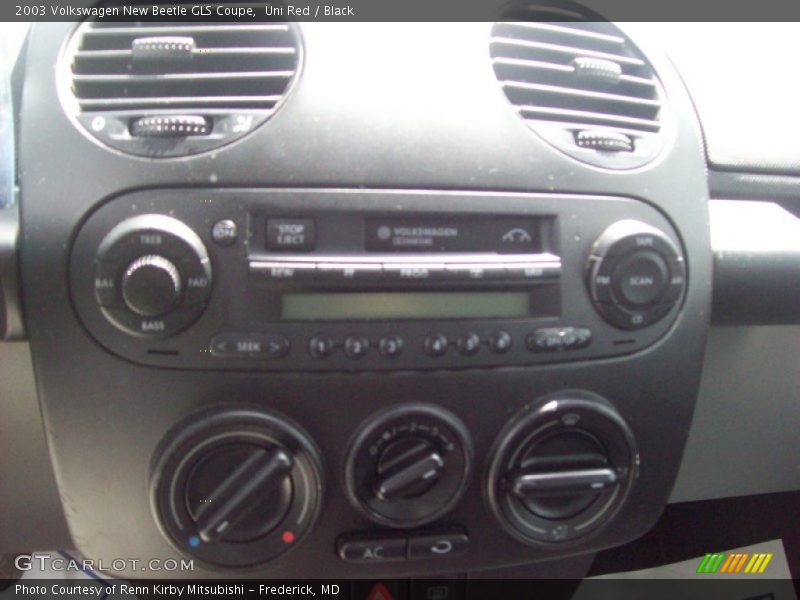 Uni Red / Black 2003 Volkswagen New Beetle GLS Coupe