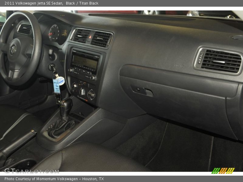 Black / Titan Black 2011 Volkswagen Jetta SE Sedan