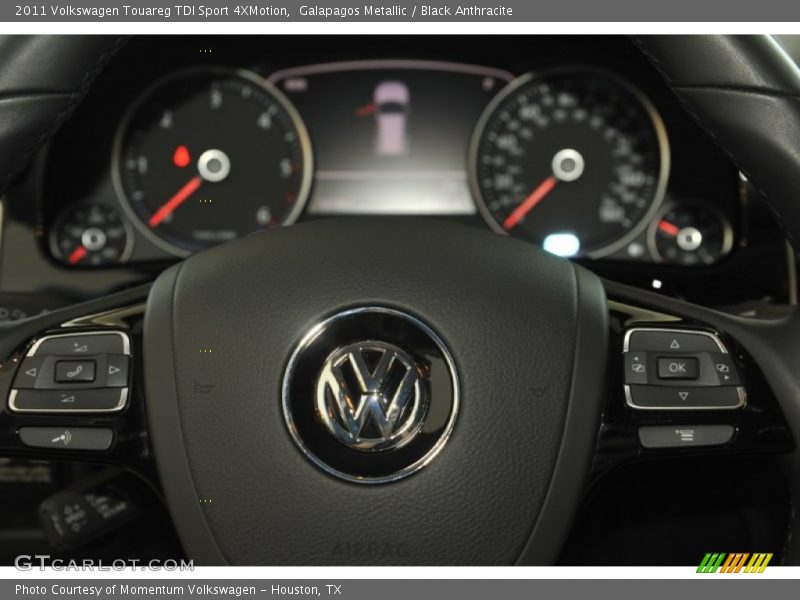  2011 Touareg TDI Sport 4XMotion Steering Wheel
