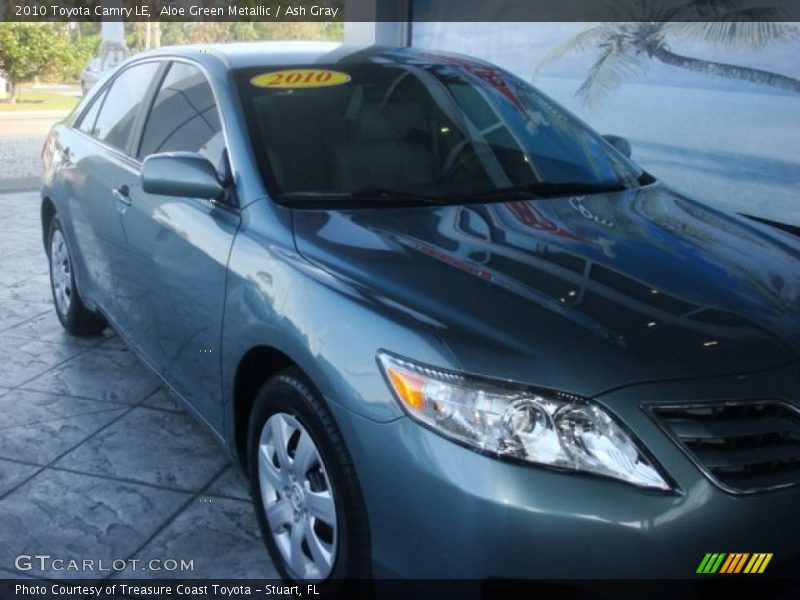 Aloe Green Metallic / Ash Gray 2010 Toyota Camry LE