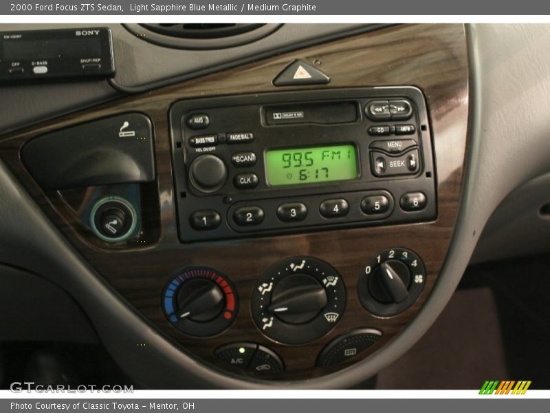 Controls of 2000 Focus ZTS Sedan