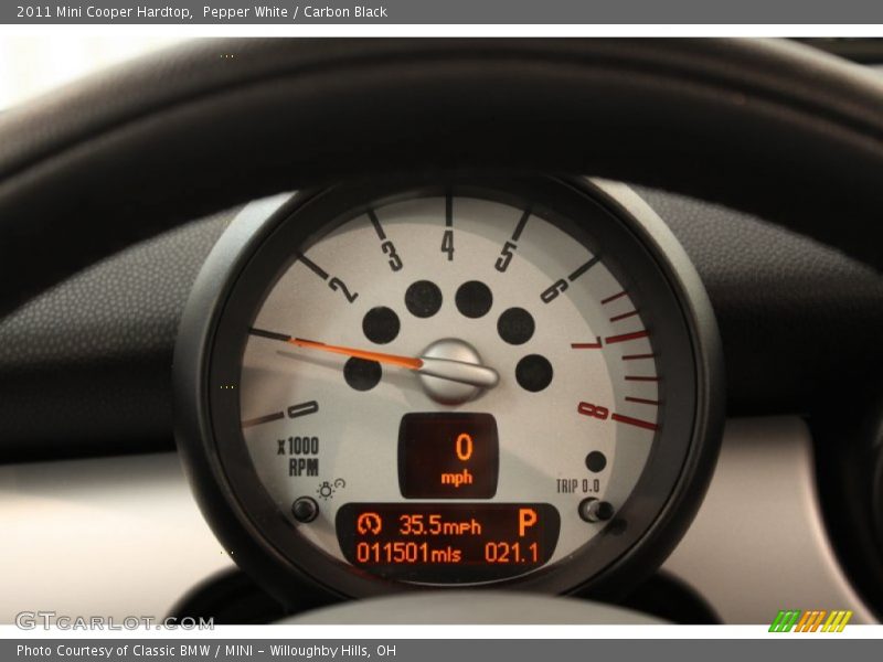 Pepper White / Carbon Black 2011 Mini Cooper Hardtop