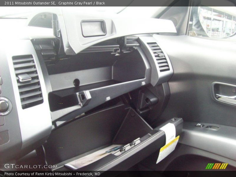 Graphite Gray Pearl / Black 2011 Mitsubishi Outlander SE