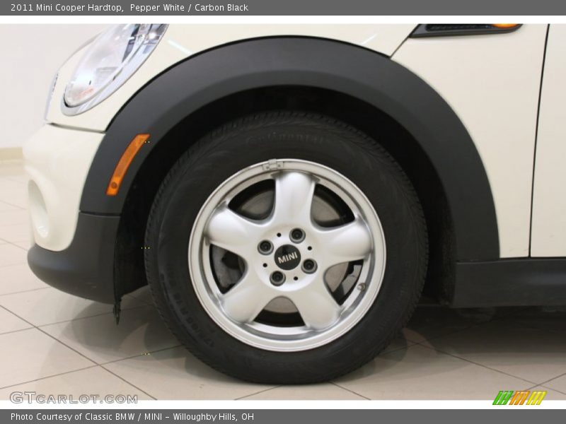 Pepper White / Carbon Black 2011 Mini Cooper Hardtop