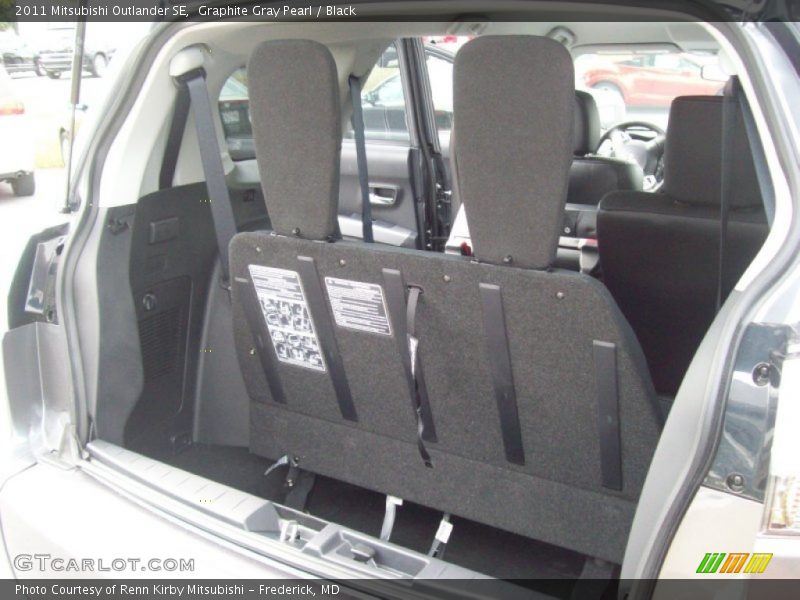 Graphite Gray Pearl / Black 2011 Mitsubishi Outlander SE