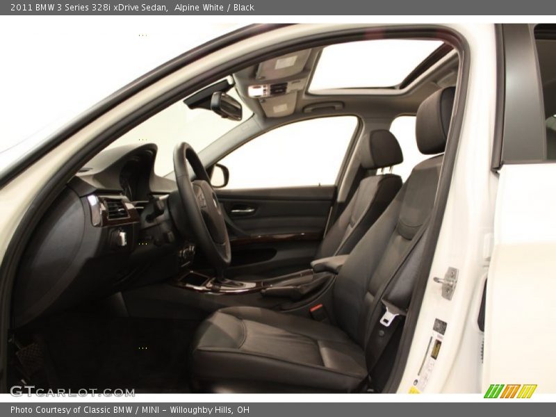 Alpine White / Black 2011 BMW 3 Series 328i xDrive Sedan