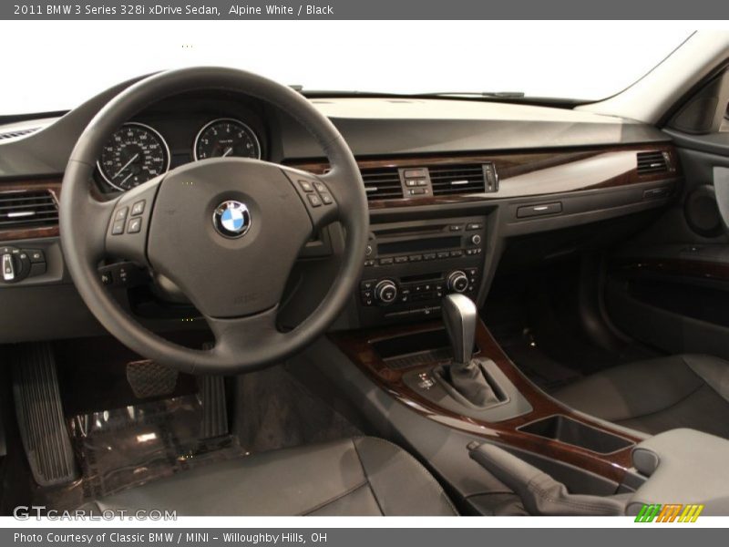 Alpine White / Black 2011 BMW 3 Series 328i xDrive Sedan