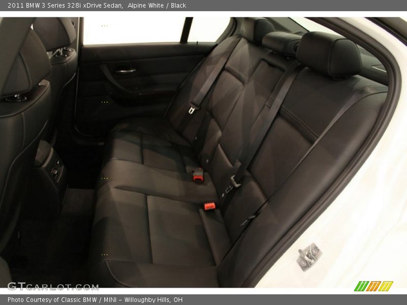 Alpine White / Black 2011 BMW 3 Series 328i xDrive Sedan