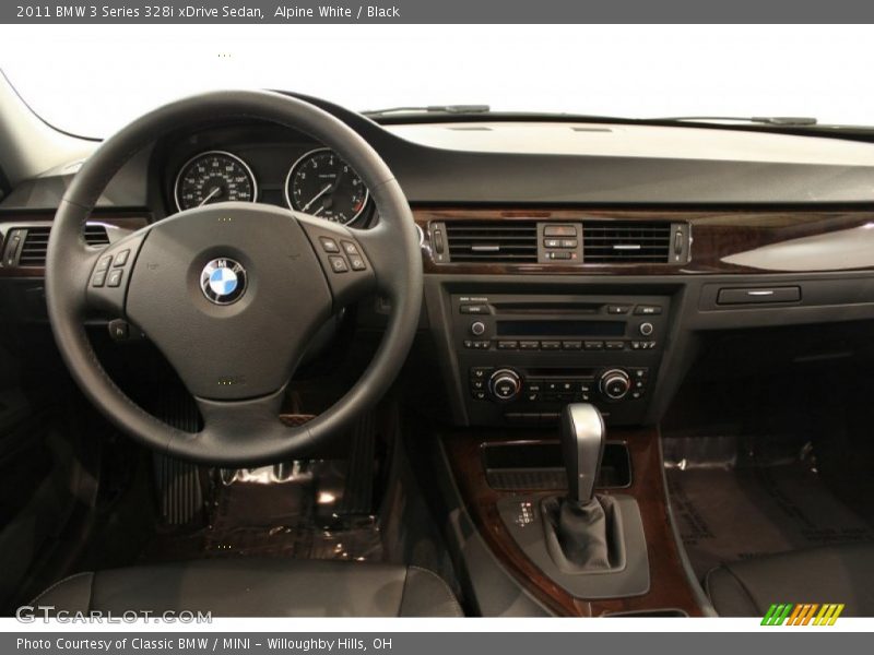 Alpine White / Black 2011 BMW 3 Series 328i xDrive Sedan