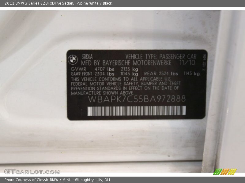 Alpine White / Black 2011 BMW 3 Series 328i xDrive Sedan
