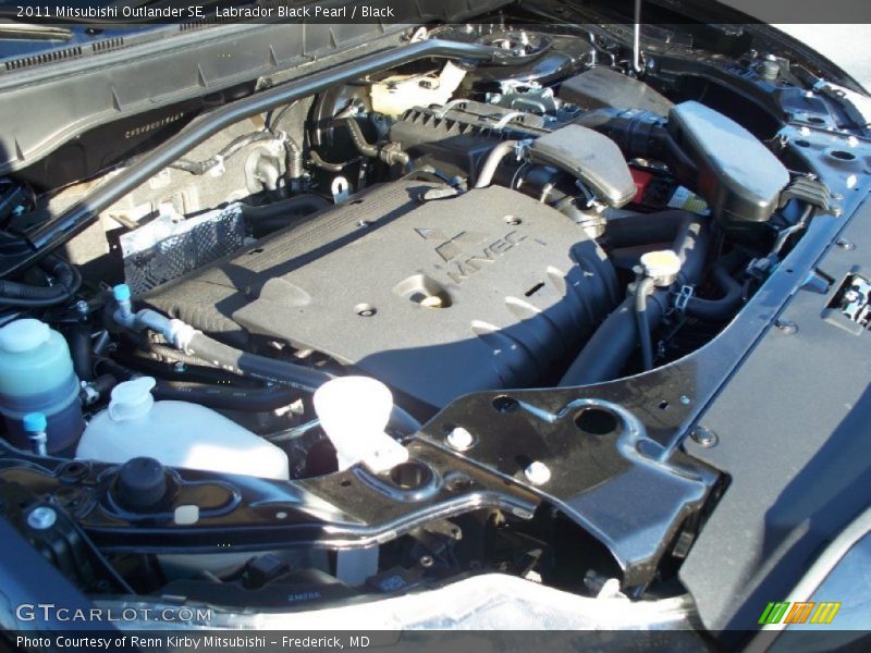 Labrador Black Pearl / Black 2011 Mitsubishi Outlander SE