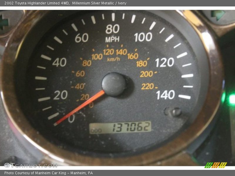 Millennium Silver Metallic / Ivory 2002 Toyota Highlander Limited 4WD
