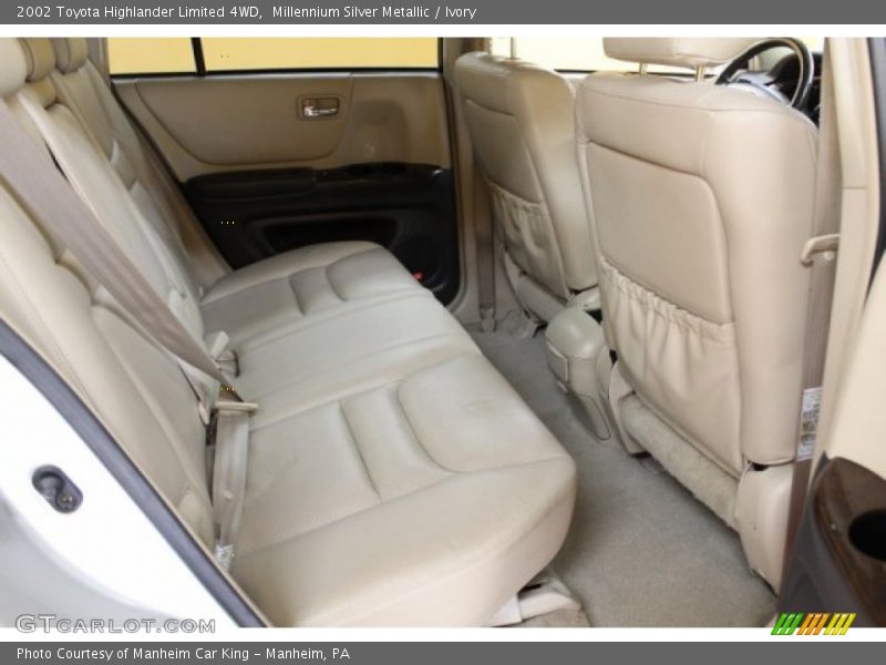 Millennium Silver Metallic / Ivory 2002 Toyota Highlander Limited 4WD