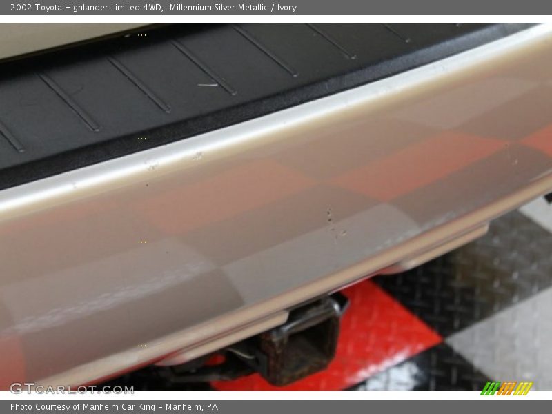 Millennium Silver Metallic / Ivory 2002 Toyota Highlander Limited 4WD