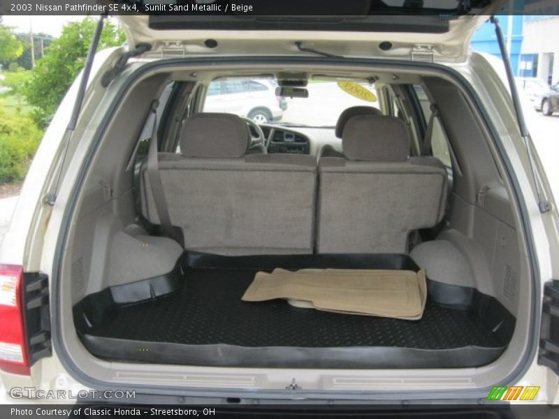 Sunlit Sand Metallic / Beige 2003 Nissan Pathfinder SE 4x4