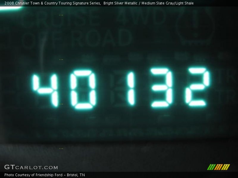 Bright Silver Metallic / Medium Slate Gray/Light Shale 2008 Chrysler Town & Country Touring Signature Series