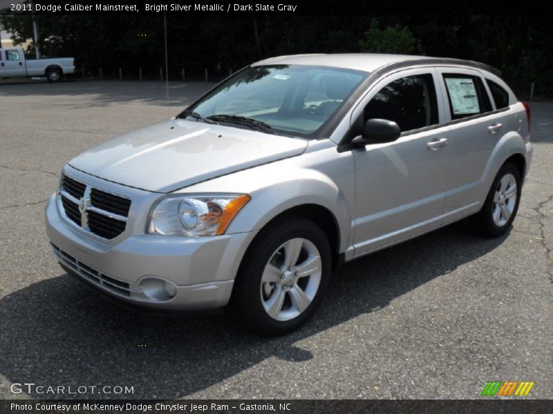 Bright Silver Metallic / Dark Slate Gray 2011 Dodge Caliber Mainstreet