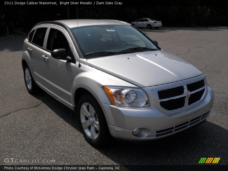 Bright Silver Metallic / Dark Slate Gray 2011 Dodge Caliber Mainstreet
