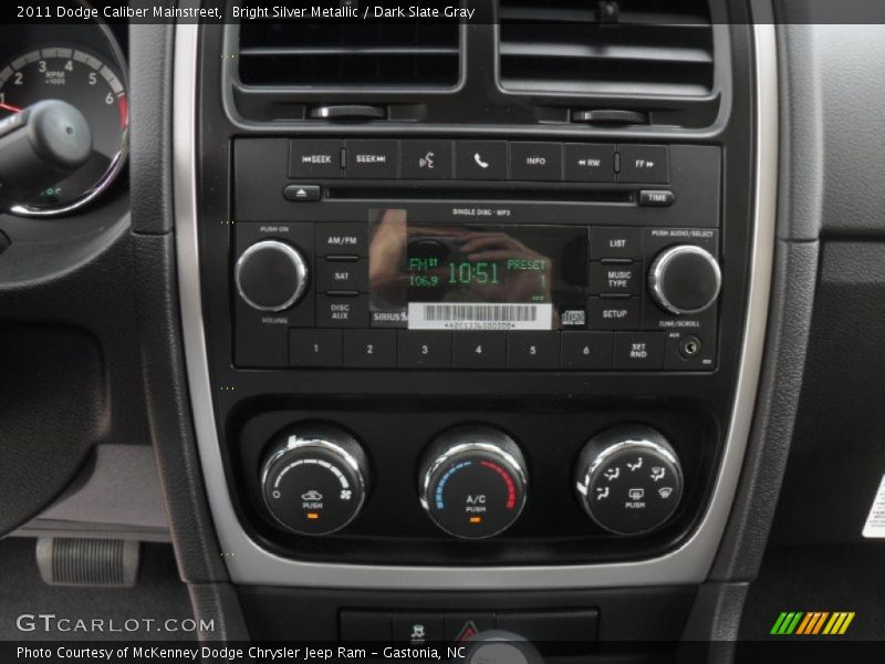 Bright Silver Metallic / Dark Slate Gray 2011 Dodge Caliber Mainstreet