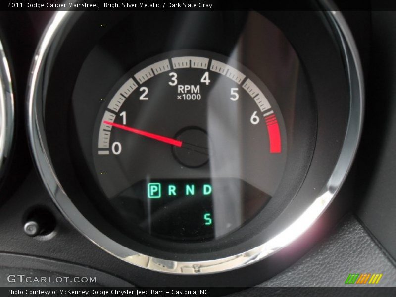 Bright Silver Metallic / Dark Slate Gray 2011 Dodge Caliber Mainstreet