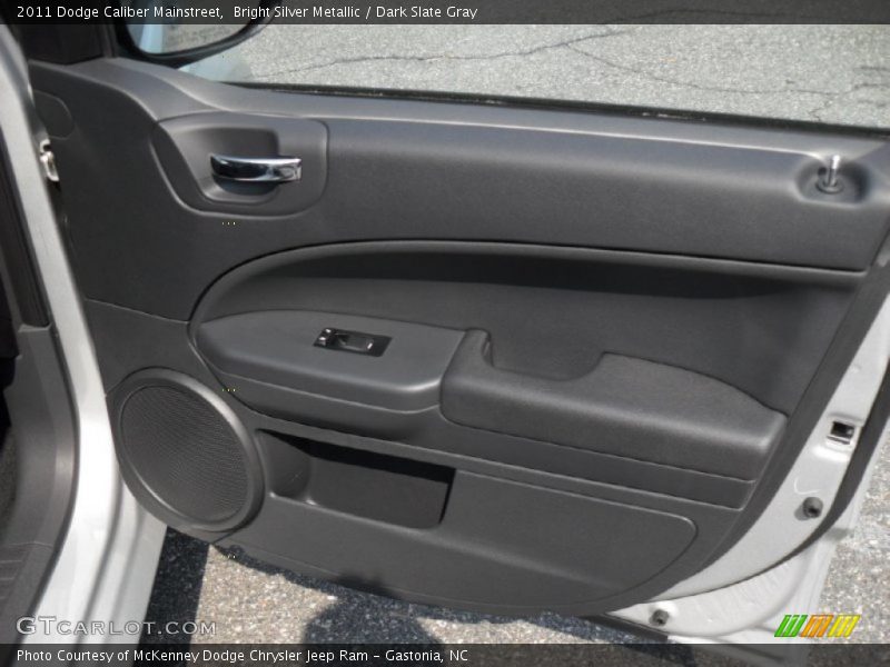 Bright Silver Metallic / Dark Slate Gray 2011 Dodge Caliber Mainstreet