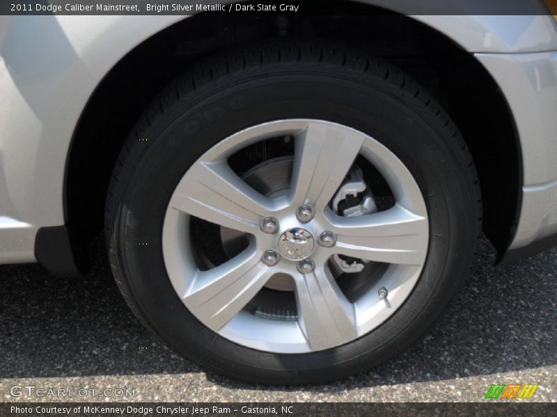 Bright Silver Metallic / Dark Slate Gray 2011 Dodge Caliber Mainstreet