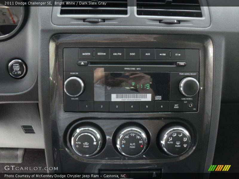 Bright White / Dark Slate Gray 2011 Dodge Challenger SE