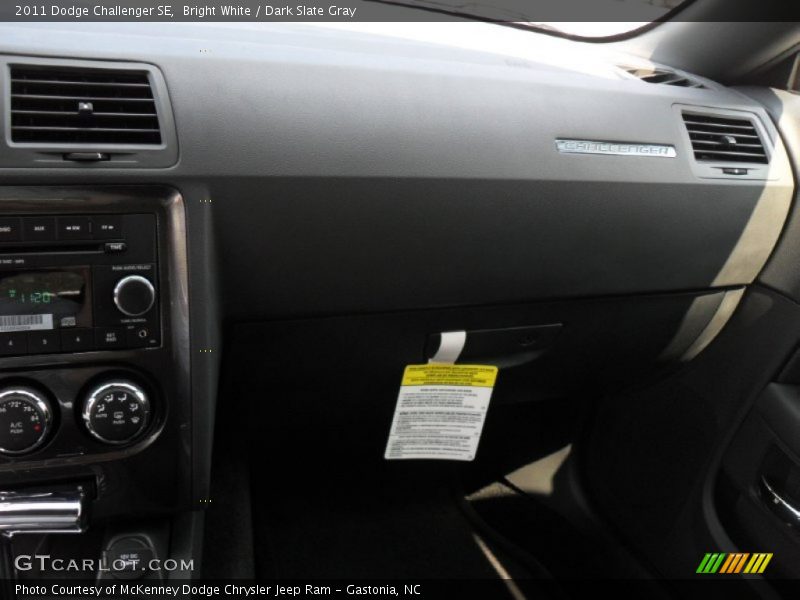 Bright White / Dark Slate Gray 2011 Dodge Challenger SE