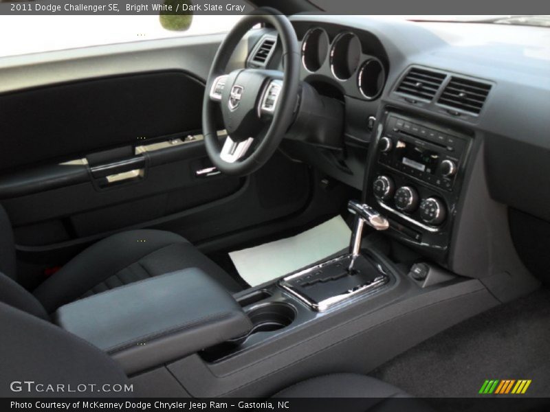 Bright White / Dark Slate Gray 2011 Dodge Challenger SE