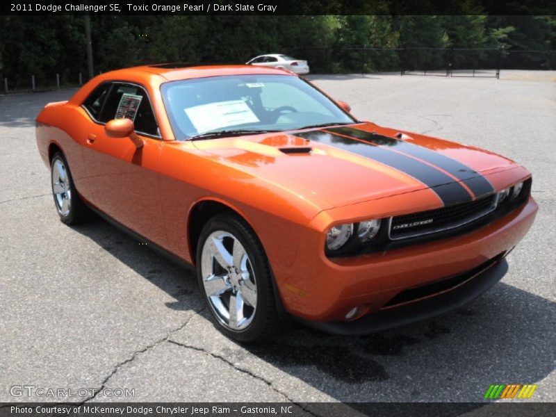 Toxic Orange Pearl / Dark Slate Gray 2011 Dodge Challenger SE