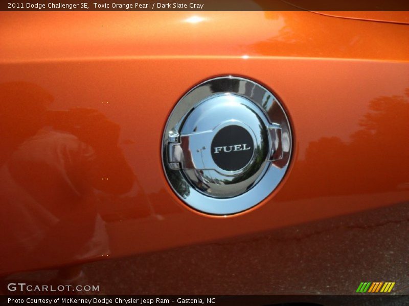 Toxic Orange Pearl / Dark Slate Gray 2011 Dodge Challenger SE