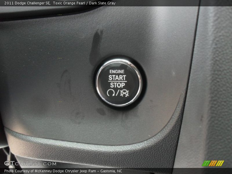 Toxic Orange Pearl / Dark Slate Gray 2011 Dodge Challenger SE