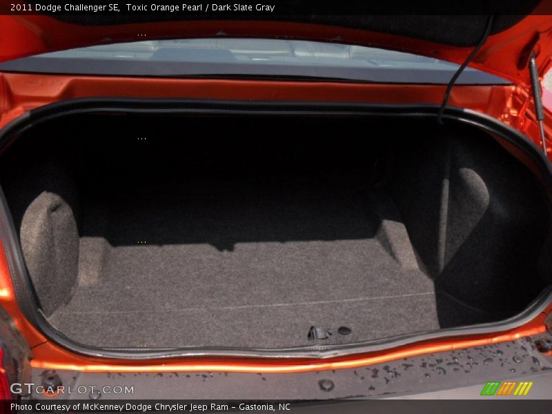 Toxic Orange Pearl / Dark Slate Gray 2011 Dodge Challenger SE