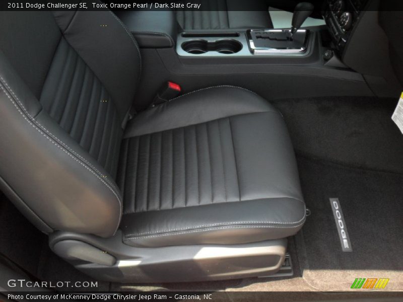 Toxic Orange Pearl / Dark Slate Gray 2011 Dodge Challenger SE