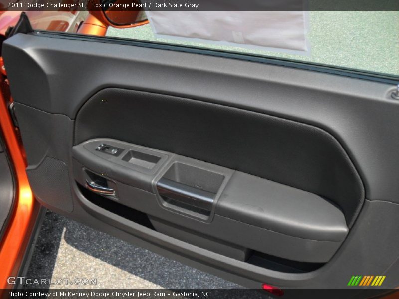 Toxic Orange Pearl / Dark Slate Gray 2011 Dodge Challenger SE