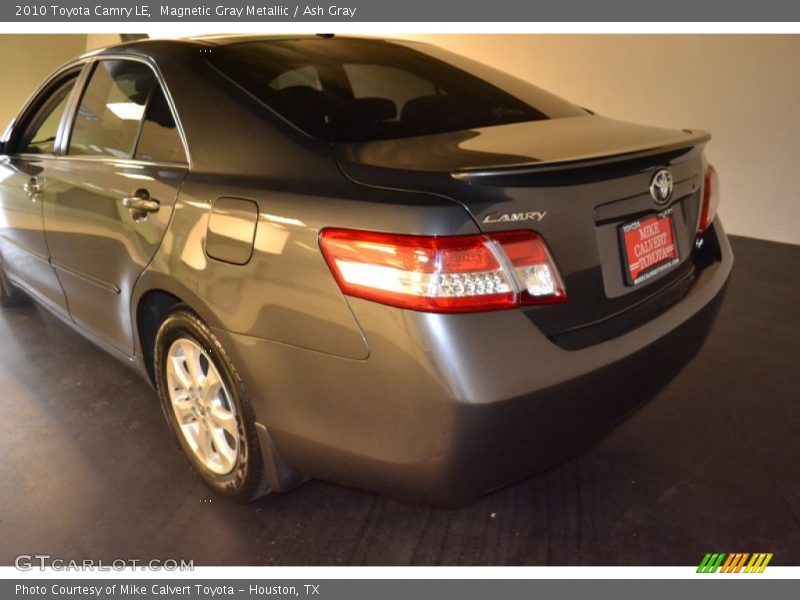 Magnetic Gray Metallic / Ash Gray 2010 Toyota Camry LE