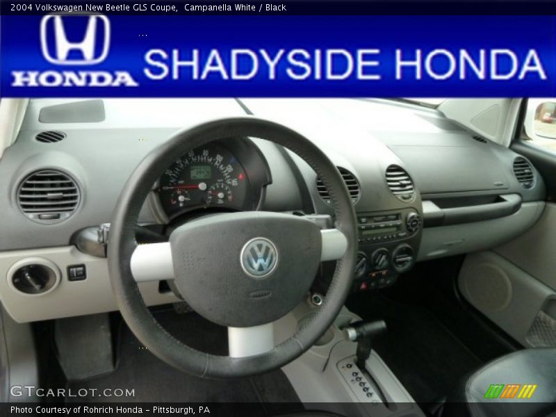 Campanella White / Black 2004 Volkswagen New Beetle GLS Coupe