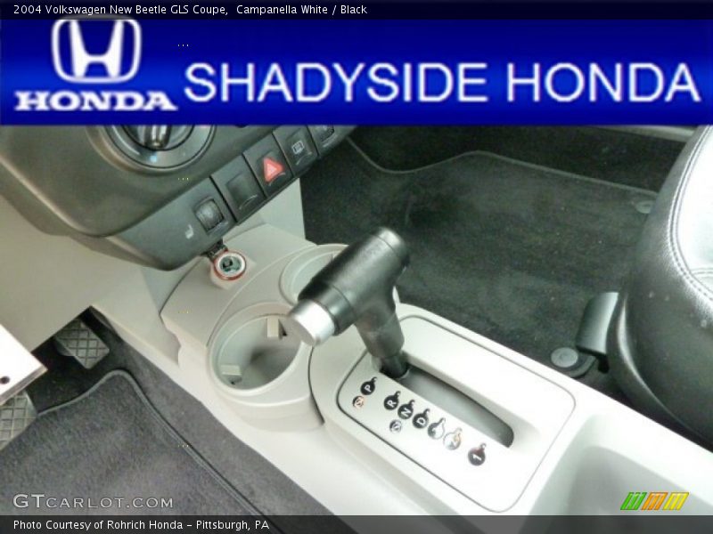 Campanella White / Black 2004 Volkswagen New Beetle GLS Coupe