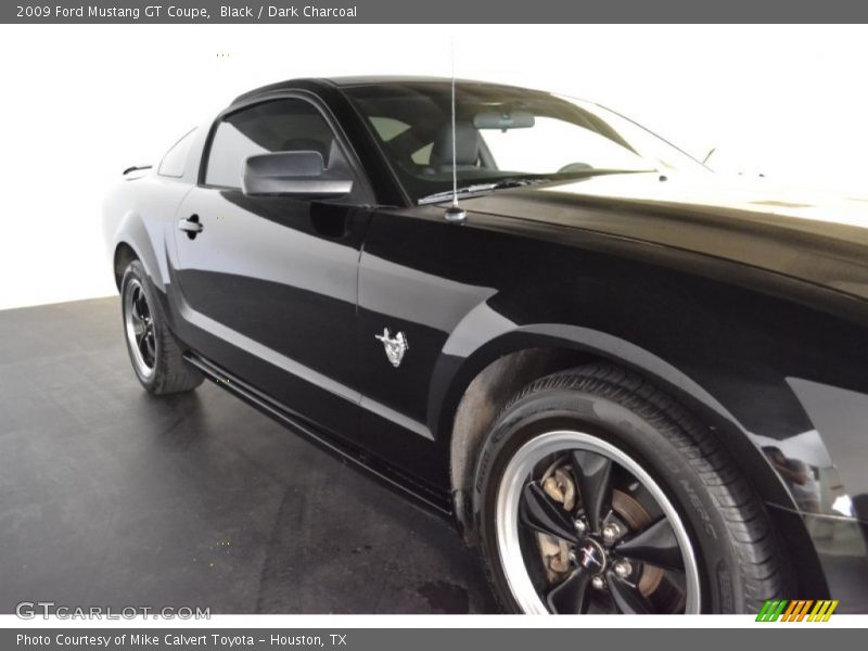 Black / Dark Charcoal 2009 Ford Mustang GT Coupe