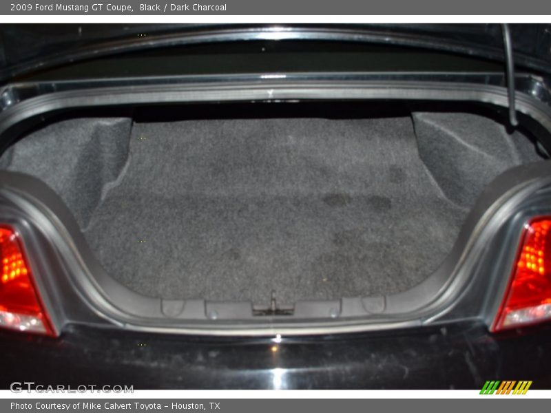  2009 Mustang GT Coupe Trunk