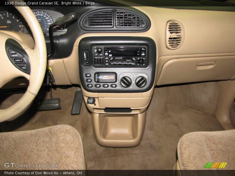 Bright White / Beige 1998 Dodge Grand Caravan SE