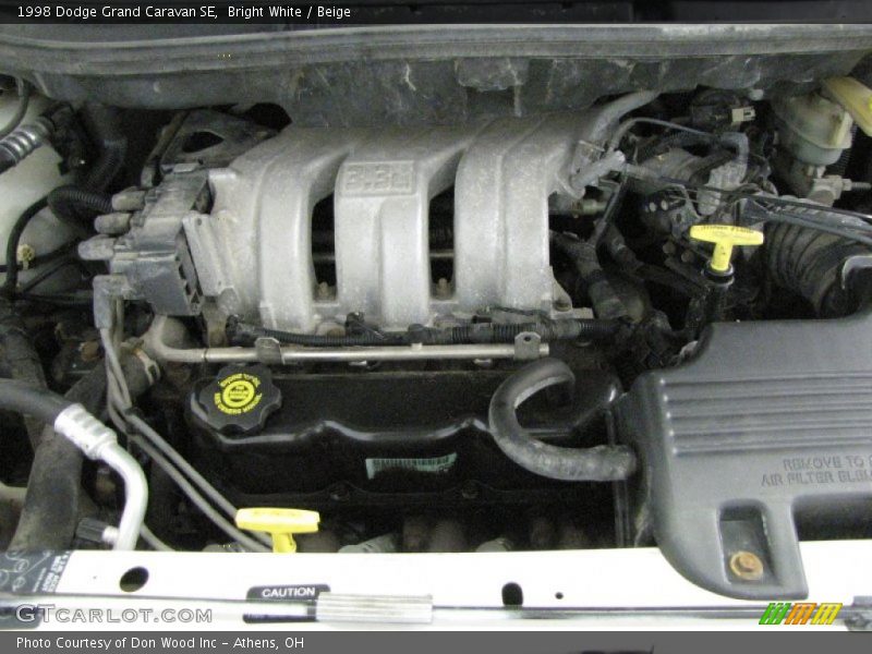 Bright White / Beige 1998 Dodge Grand Caravan SE