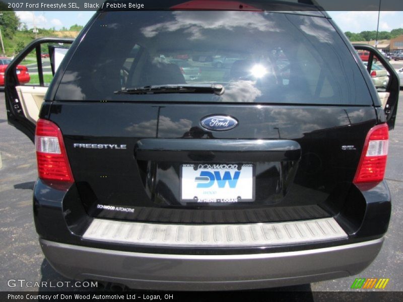 Black / Pebble Beige 2007 Ford Freestyle SEL