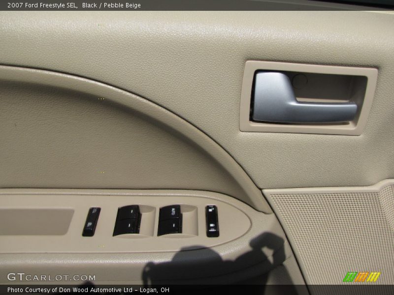 Black / Pebble Beige 2007 Ford Freestyle SEL