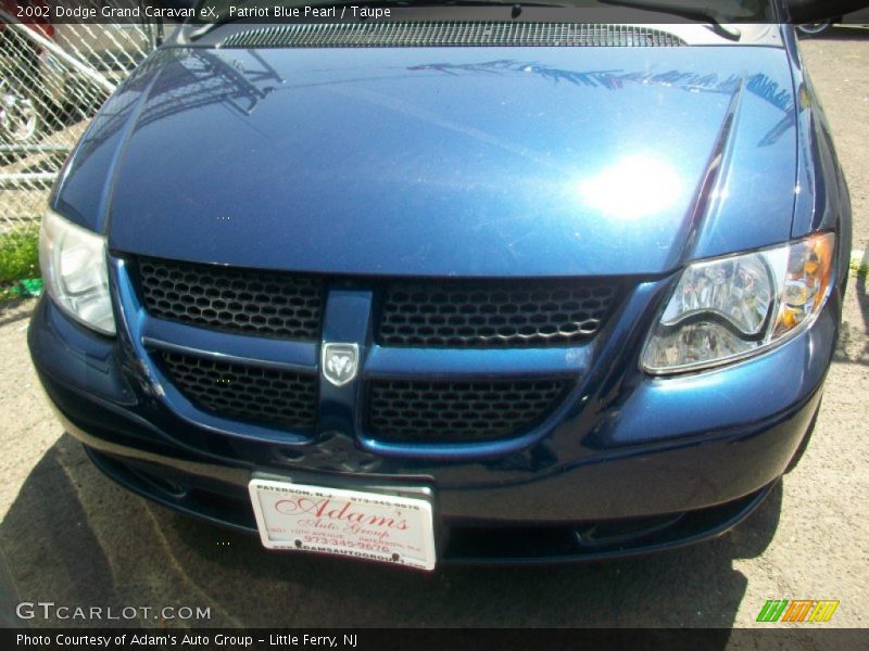 Patriot Blue Pearl / Taupe 2002 Dodge Grand Caravan eX