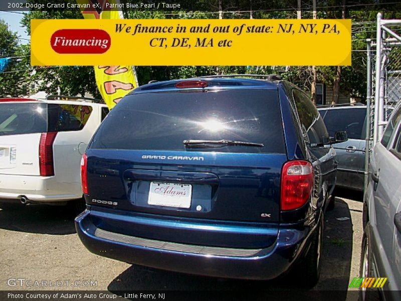 Patriot Blue Pearl / Taupe 2002 Dodge Grand Caravan eX