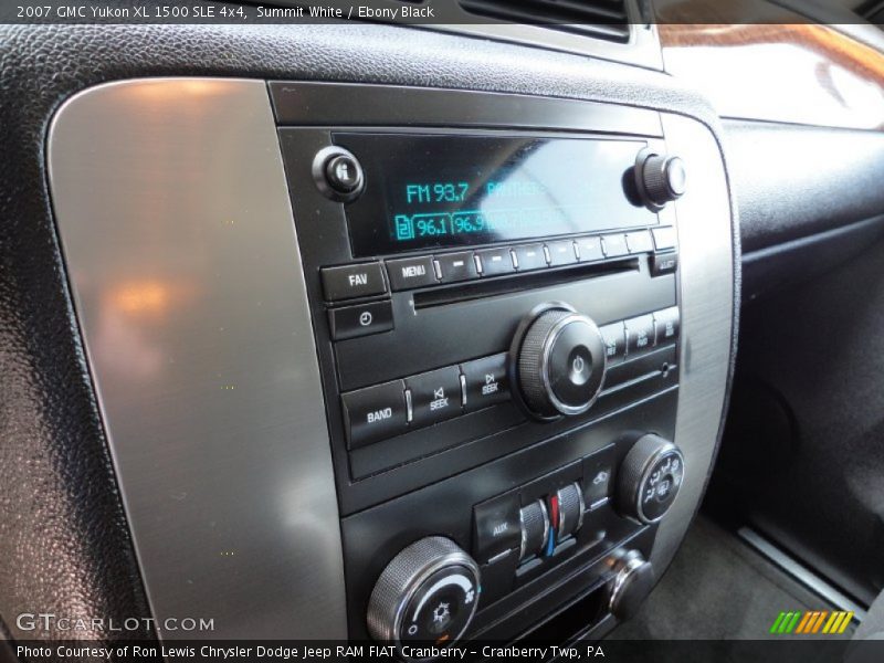 Summit White / Ebony Black 2007 GMC Yukon XL 1500 SLE 4x4