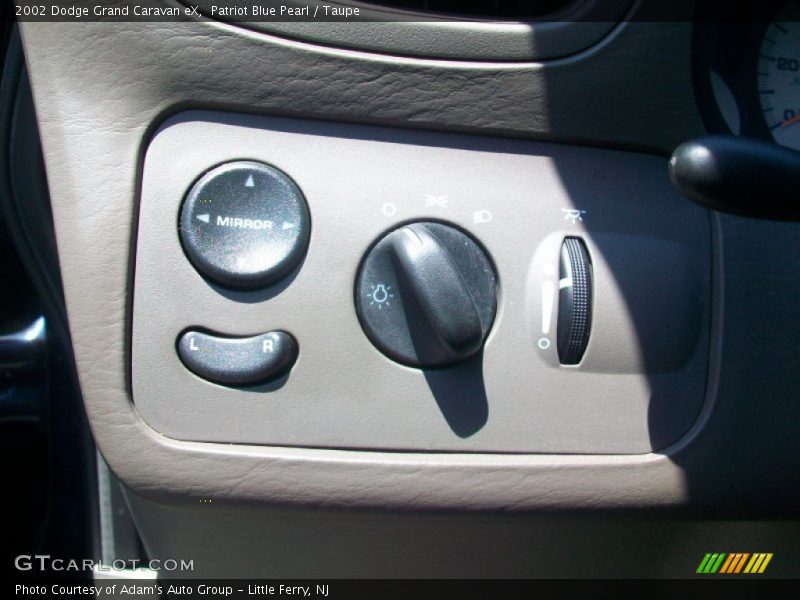 Patriot Blue Pearl / Taupe 2002 Dodge Grand Caravan eX