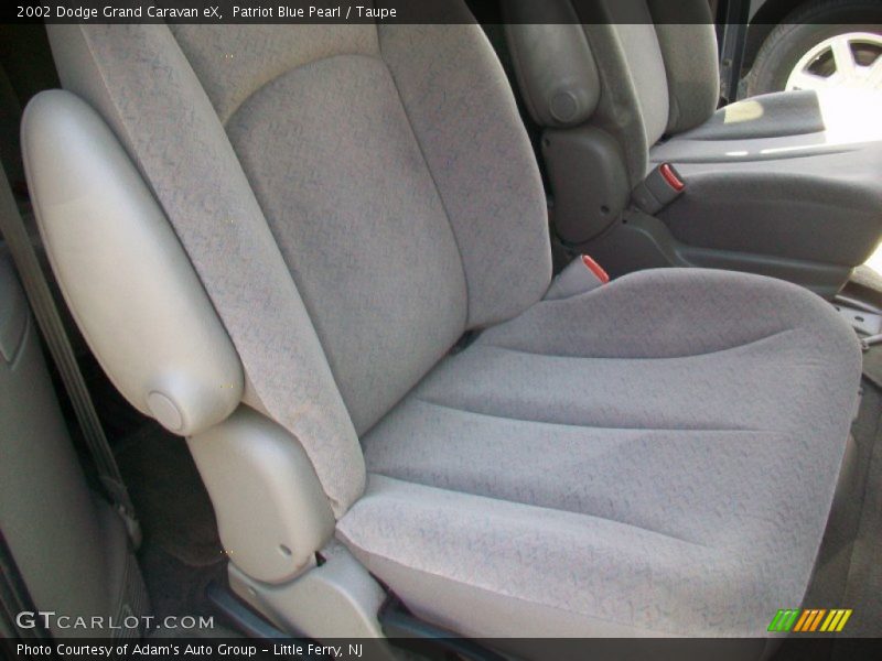 Patriot Blue Pearl / Taupe 2002 Dodge Grand Caravan eX